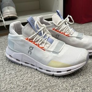ON running Cloudnova size 9 white/glacier